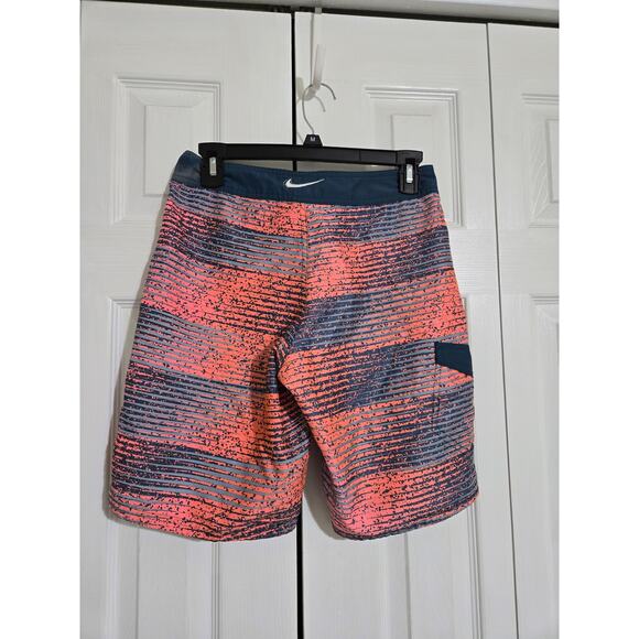 Nike large boys blue and pink striped swimming trunks - Picture 5 of 7